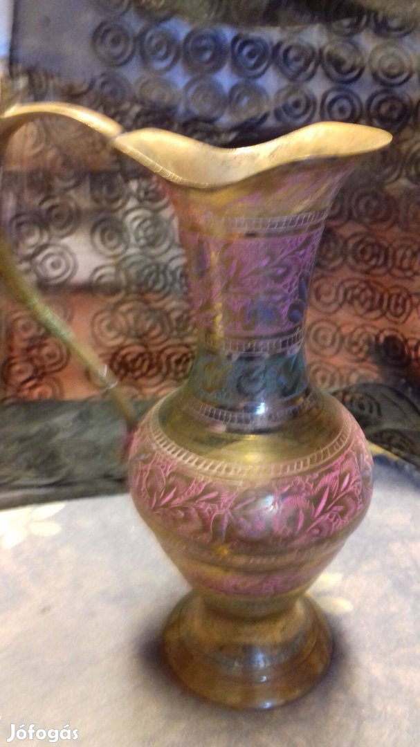 Antik tömör réz vésett mintás nagy kiöntő kancsó 25cm