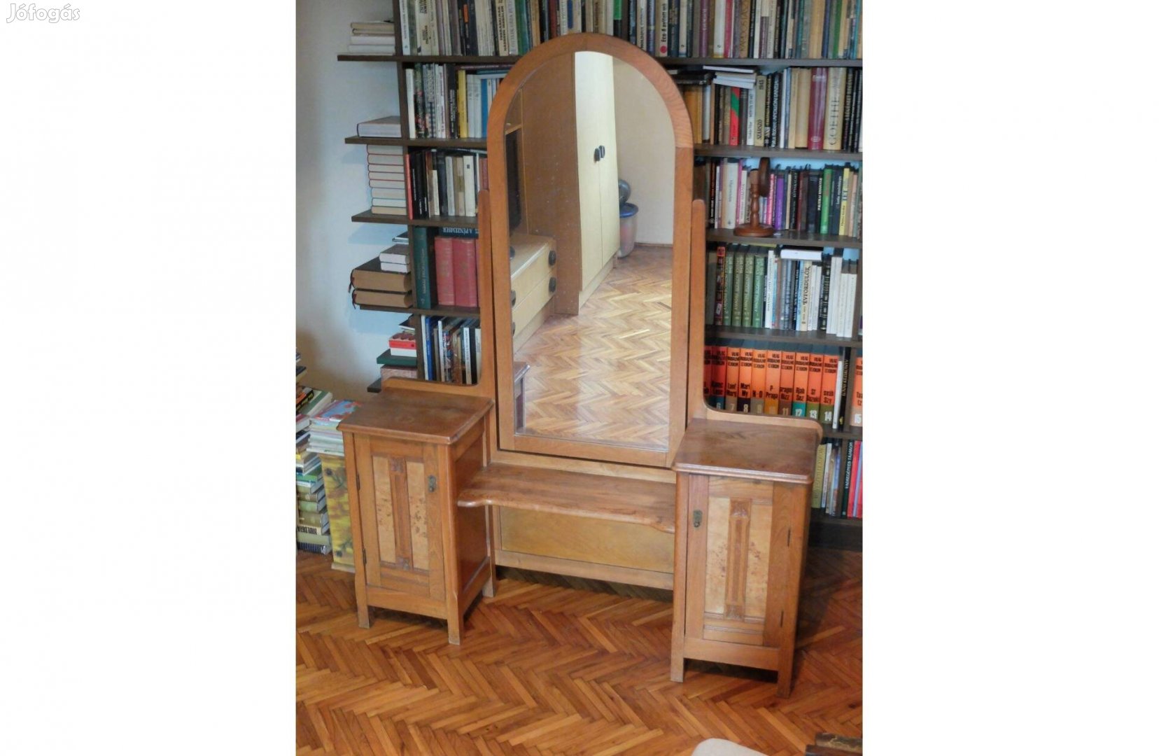 Antik tükrös fésülködő szekrény 170 x 130 x 35