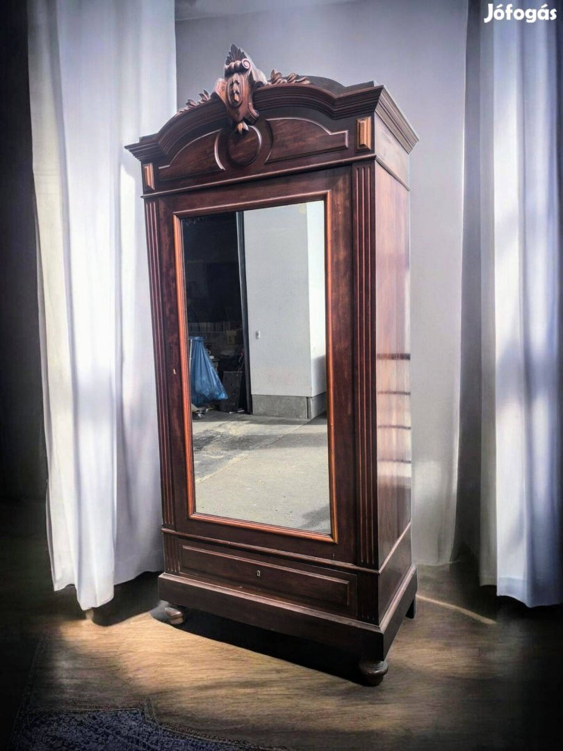 Antik tükrös gardrób,ruhás szekrény