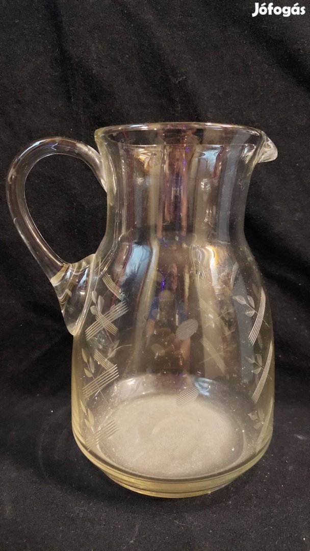 Antik üveg kancsó