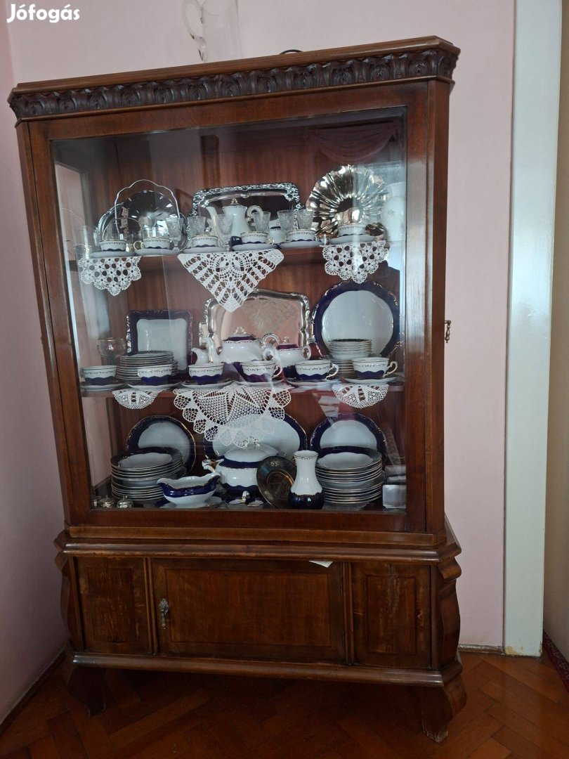 Antik üveges vitrin