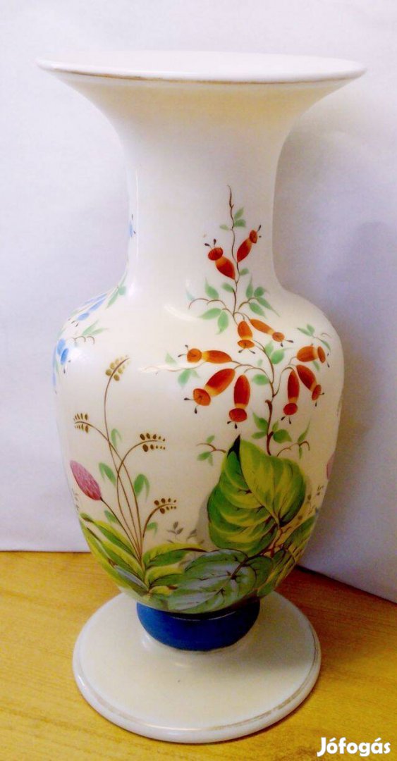 Antik üvegműves ritkaság. Gyönyörű virágmintás tejüveg váza a XIX