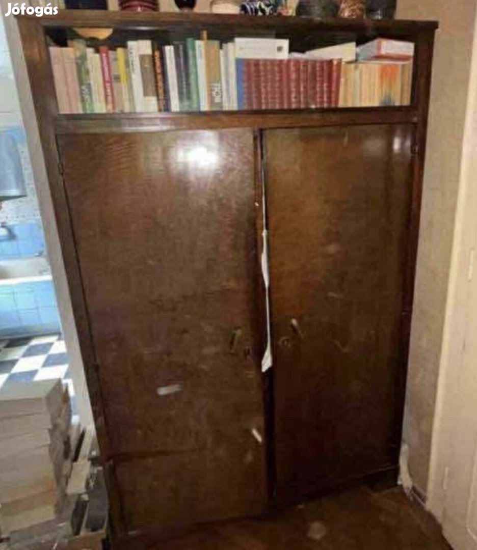 Antik vitrines ruhás szekrény 
