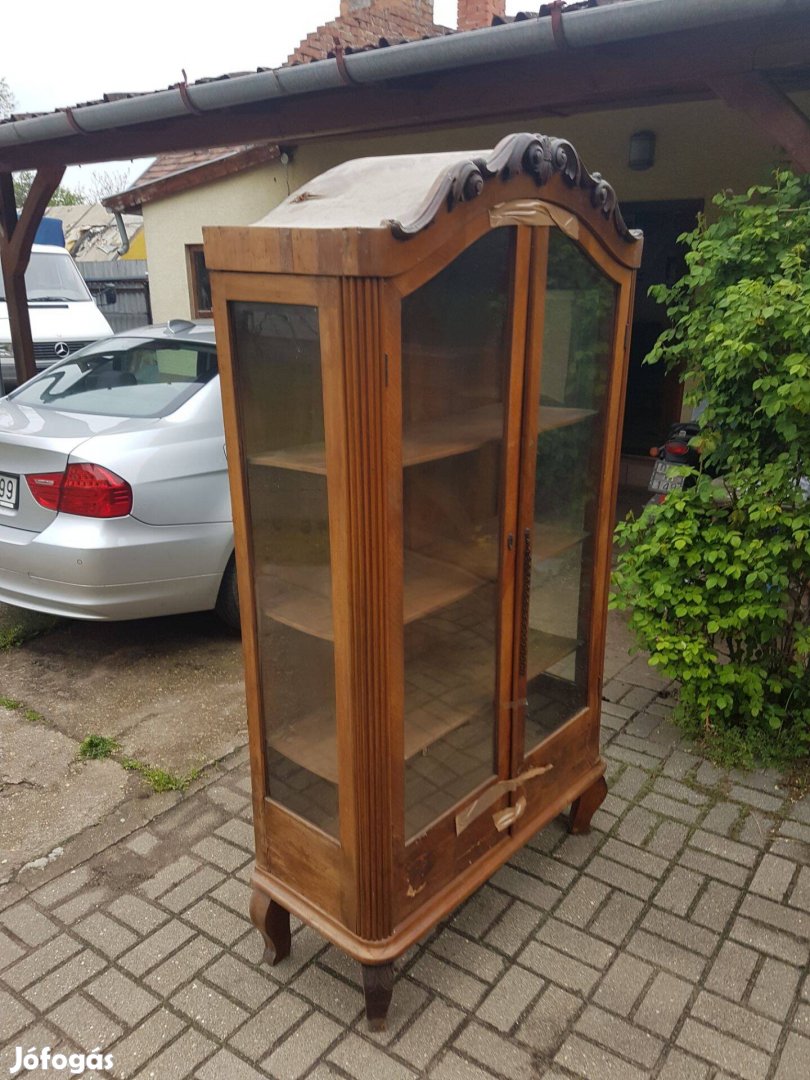 Antik vitrines szekreny