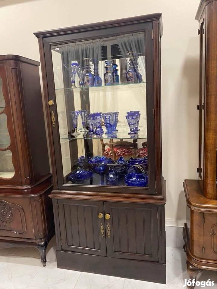 Antik vitrines szekrény
