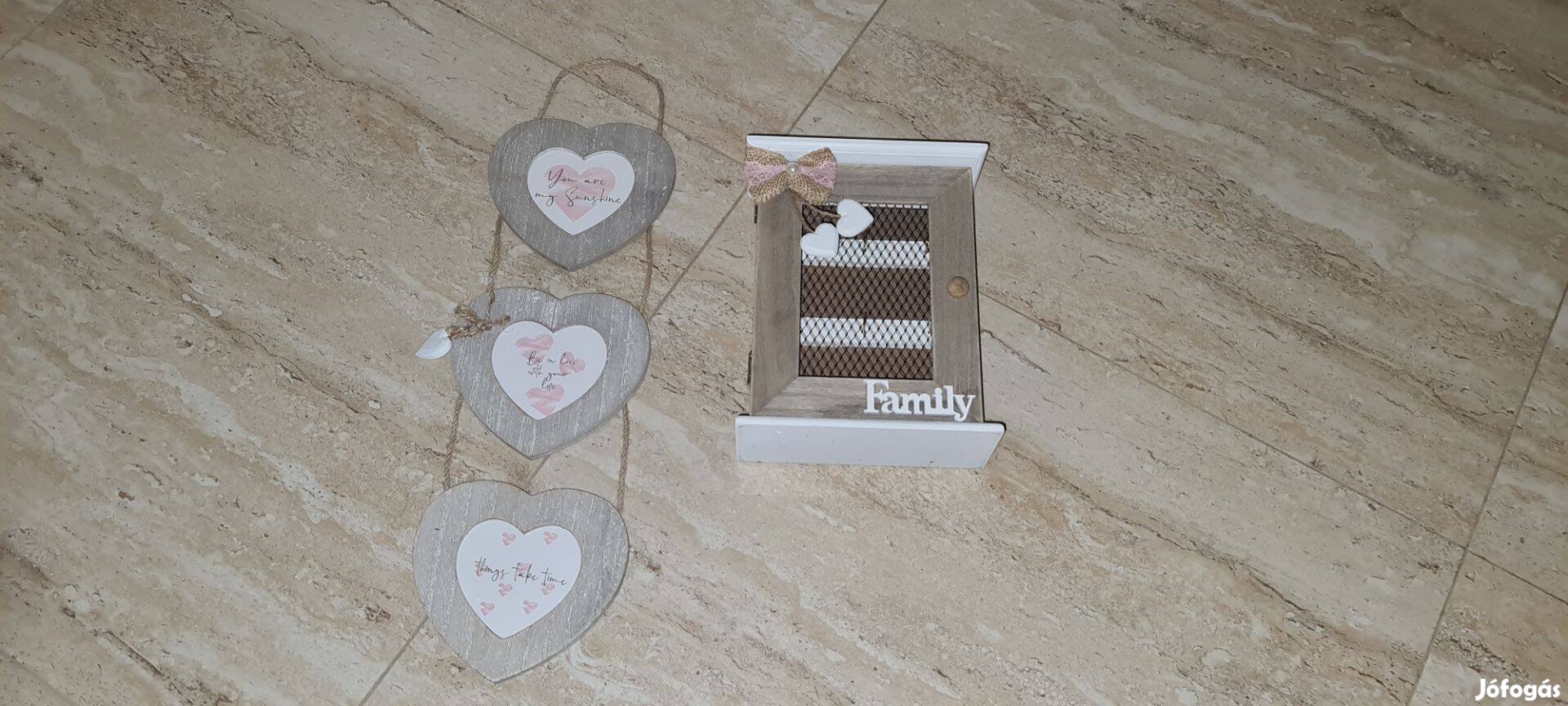 Antikolt hatású kulcstartó és képkeret fából 2db új