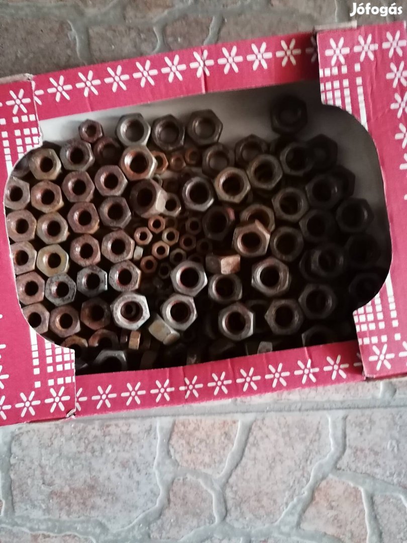 Anyacsavar eladó 