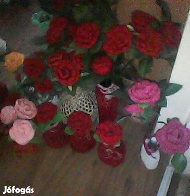 Anyák Napjára! Maradandó örök rózsa horgolt vázában több méretben