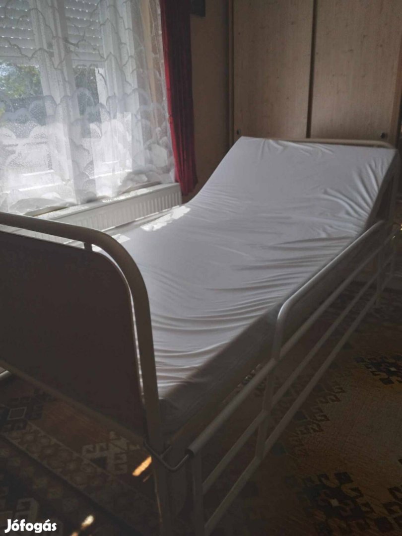 Ápolási ágy, kórházi ágy matraccal