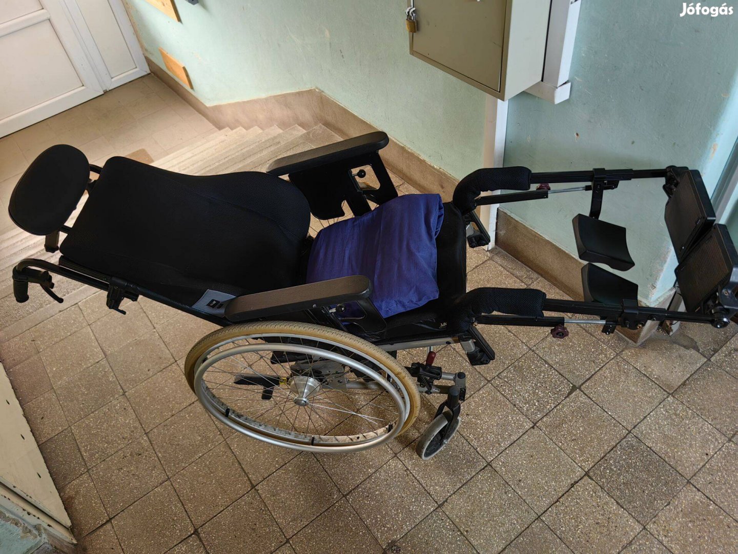 Ápolási szék kerekesszék tolószék Netti III fektethető