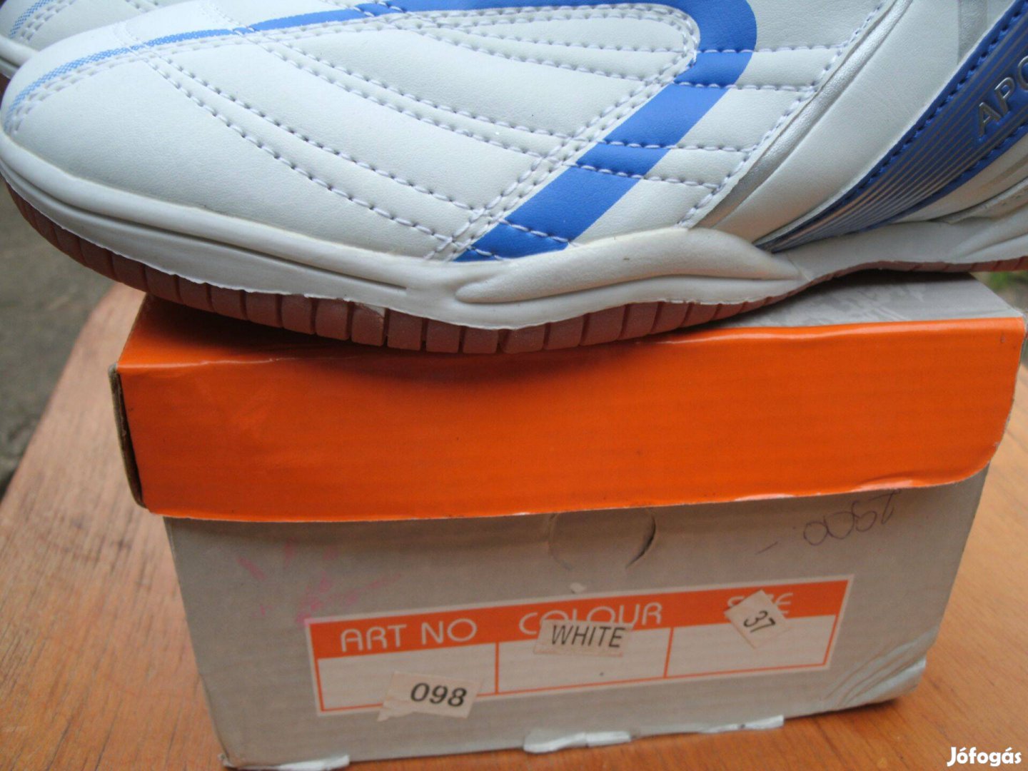 Apolló 37-es új címkés fehér cipő, Belső talphossza 25 cm