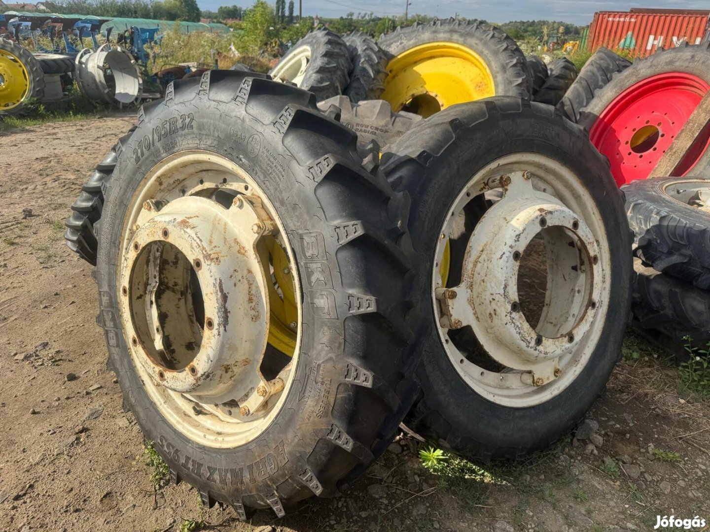 Ápolókerék , Művelőkerék 1 pár CASE , New Holland 270/95R32 , 11.2-32