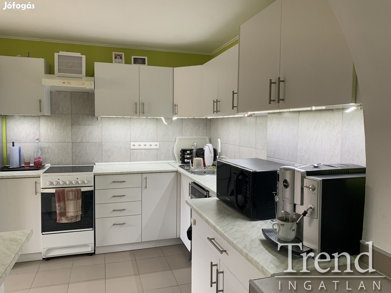 Apostagon csendes utcában családi ház eladó.