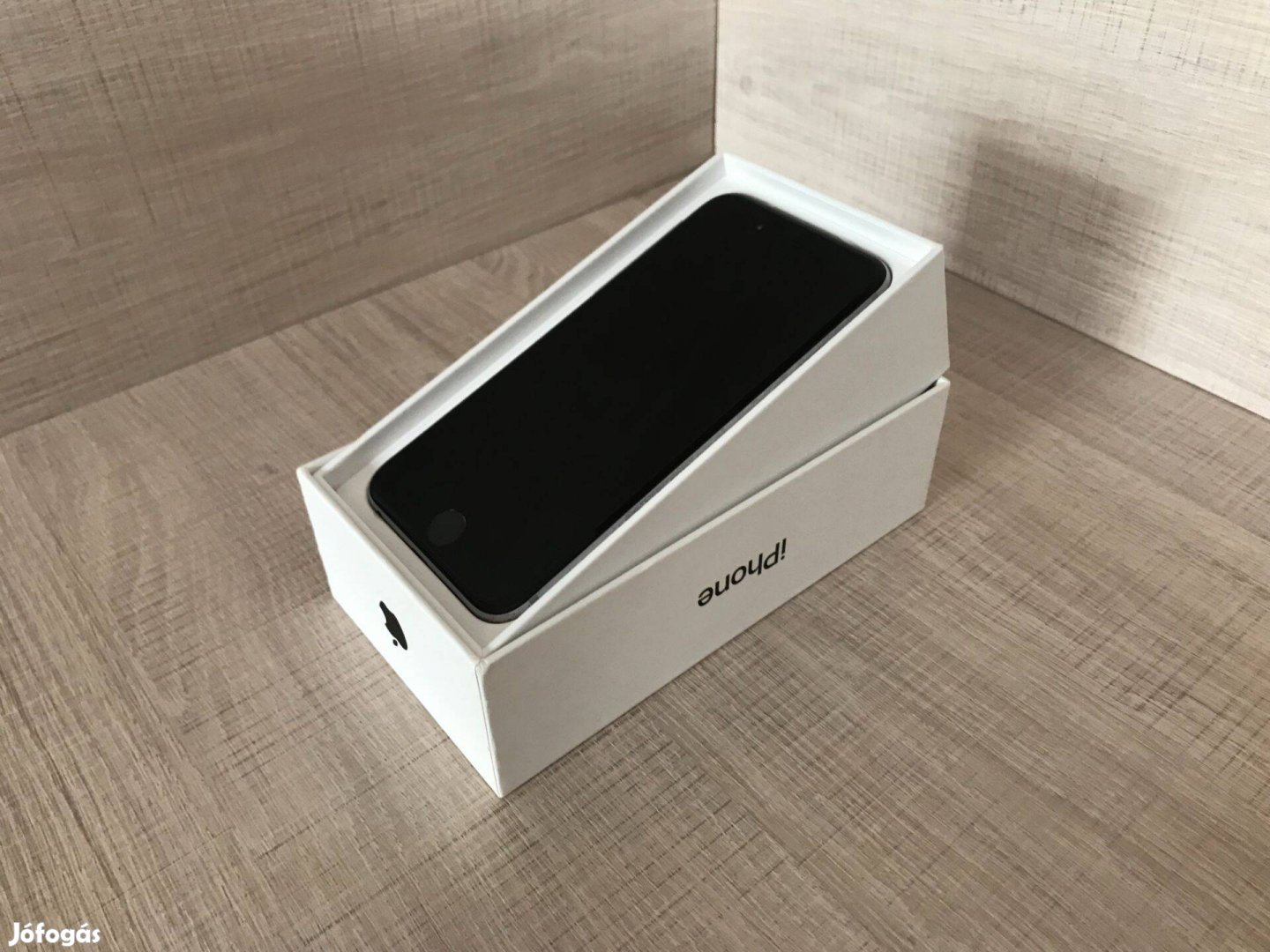 Apple Iphone 6, Space Gray, 16GB, Újszerű, Ajándékok