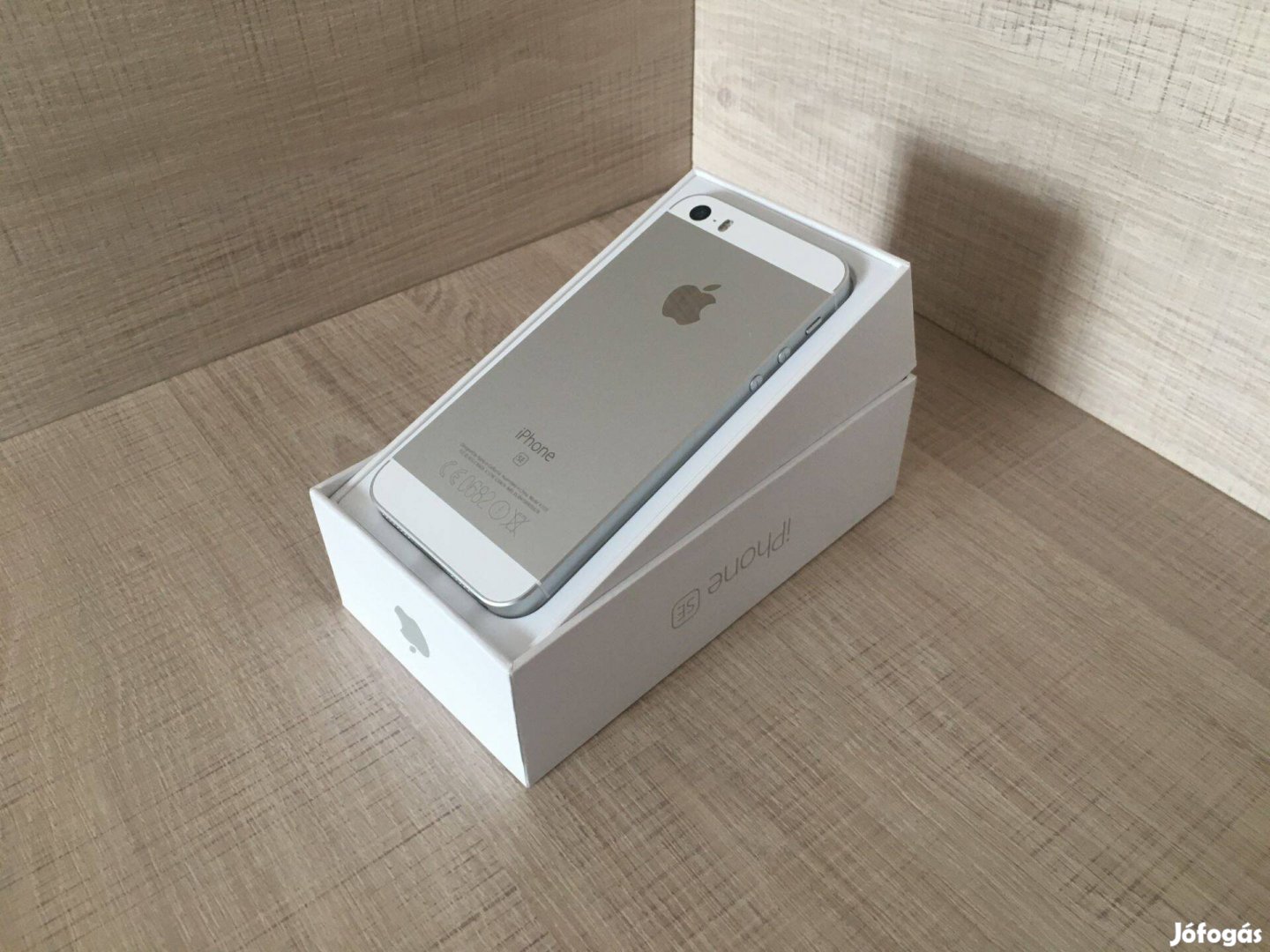 Apple Iphone SE, Silver, 128 GB, Újszerű (100%), Ajándékokkal