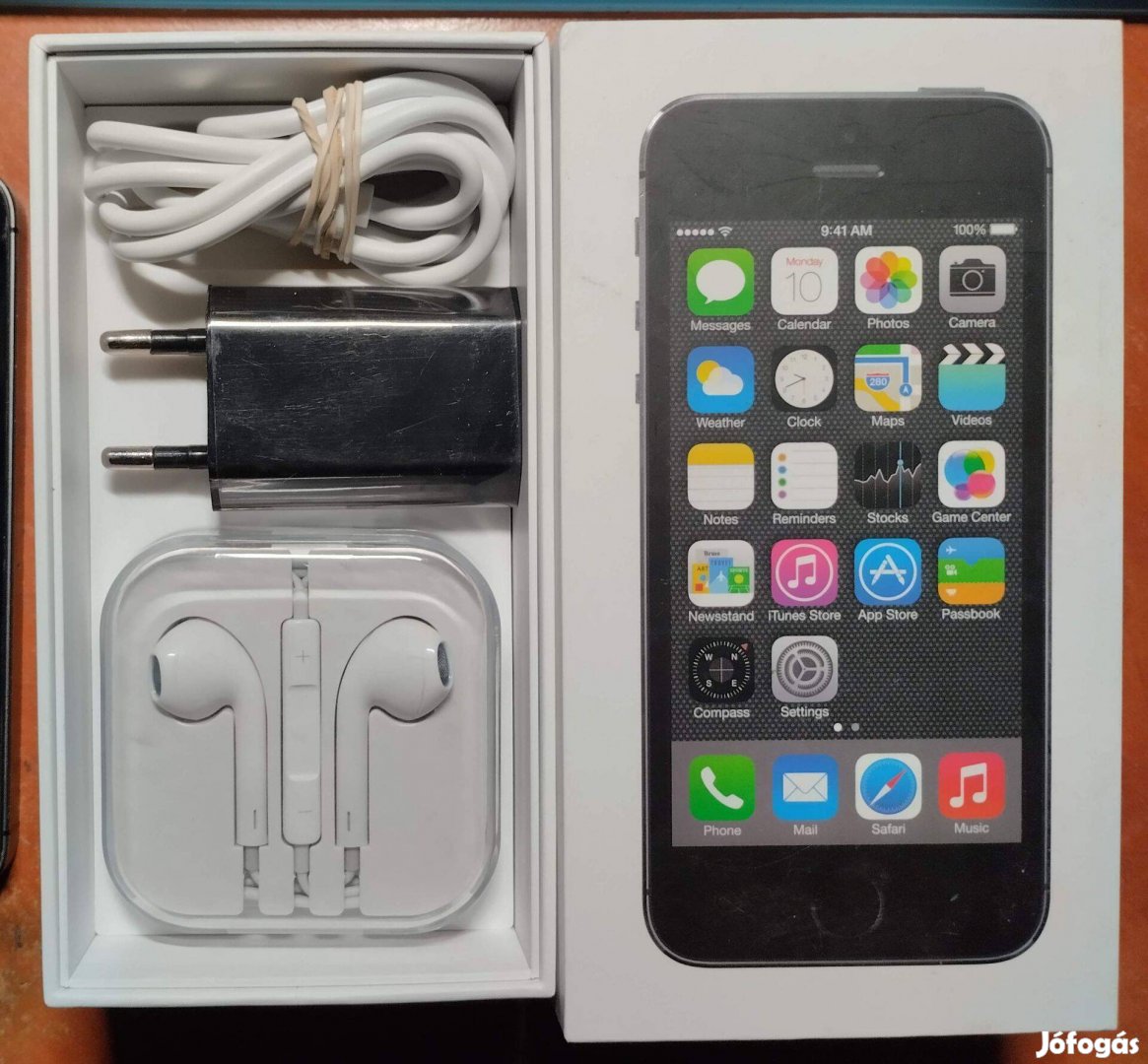 Apple Iphone SE - 1.GEN - Silver - Telefon+Töltő+Headset+Doboz - 16 GB