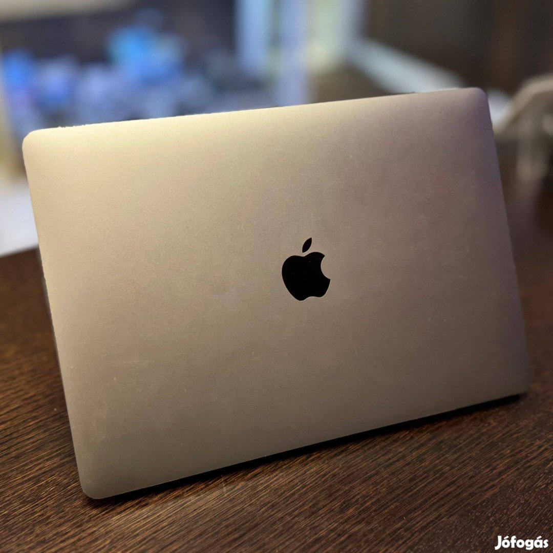 Apple Macbook Air 13 2019 intel i5 (használt)