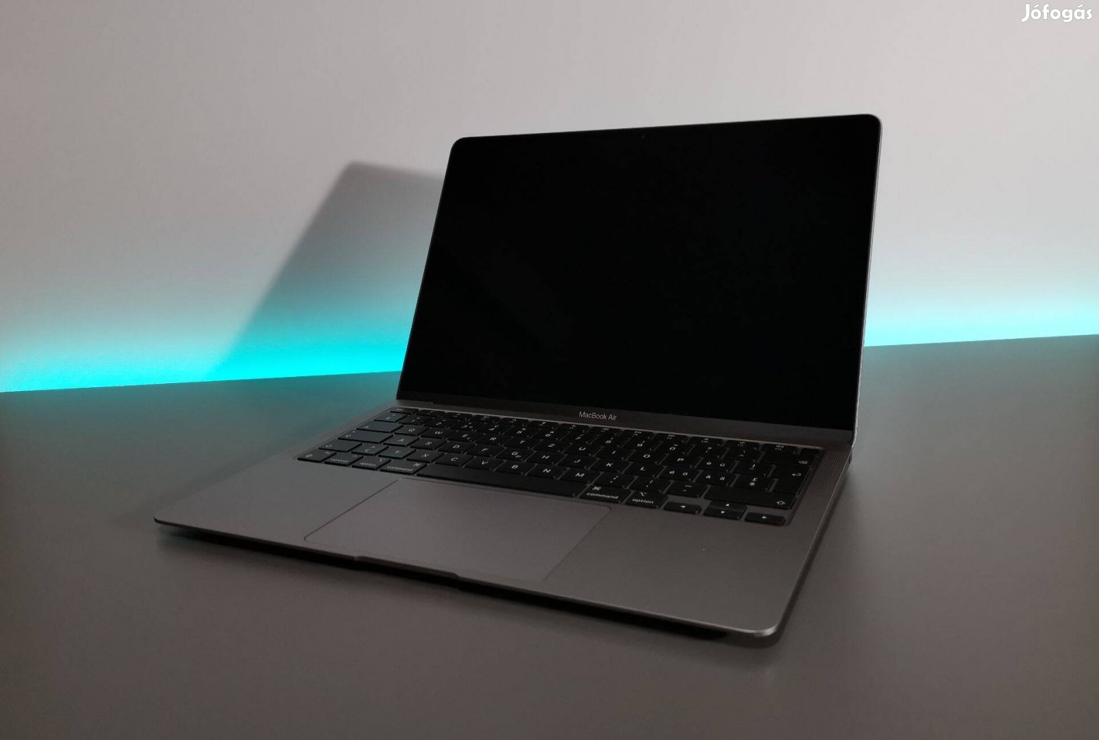 Apple Macbook Air 13 Retina M1 chippel Space Grey színben!