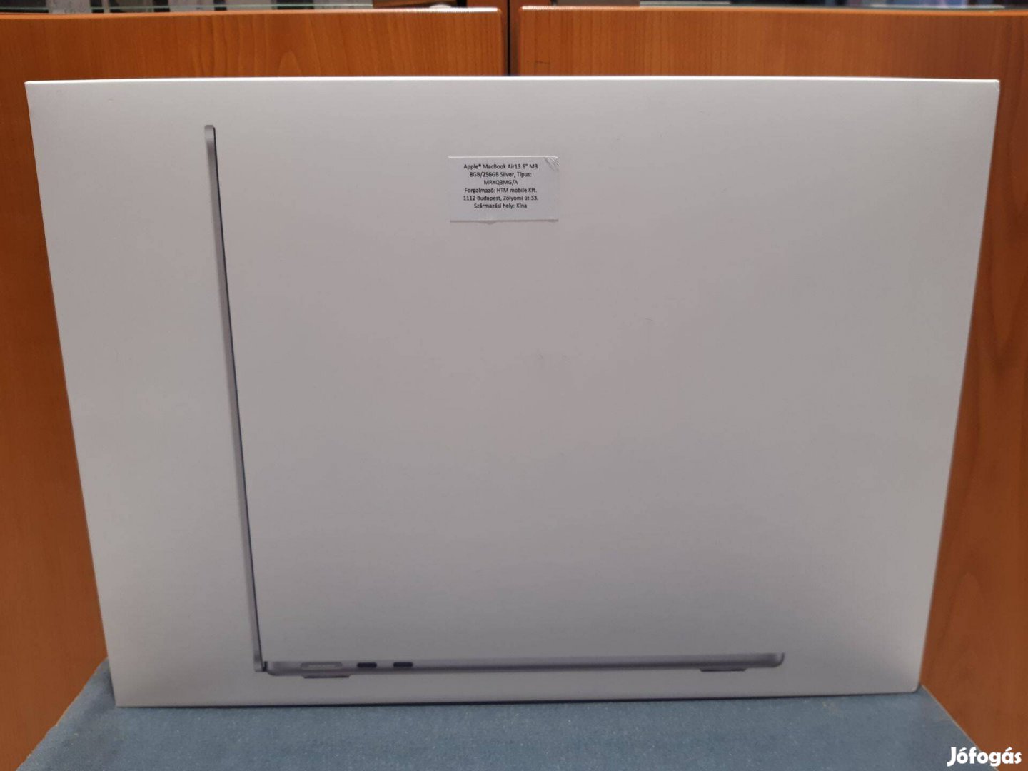 Apple Macbook Air 13" M3 256GB Laptop Új 3 év Apple Garanciával !