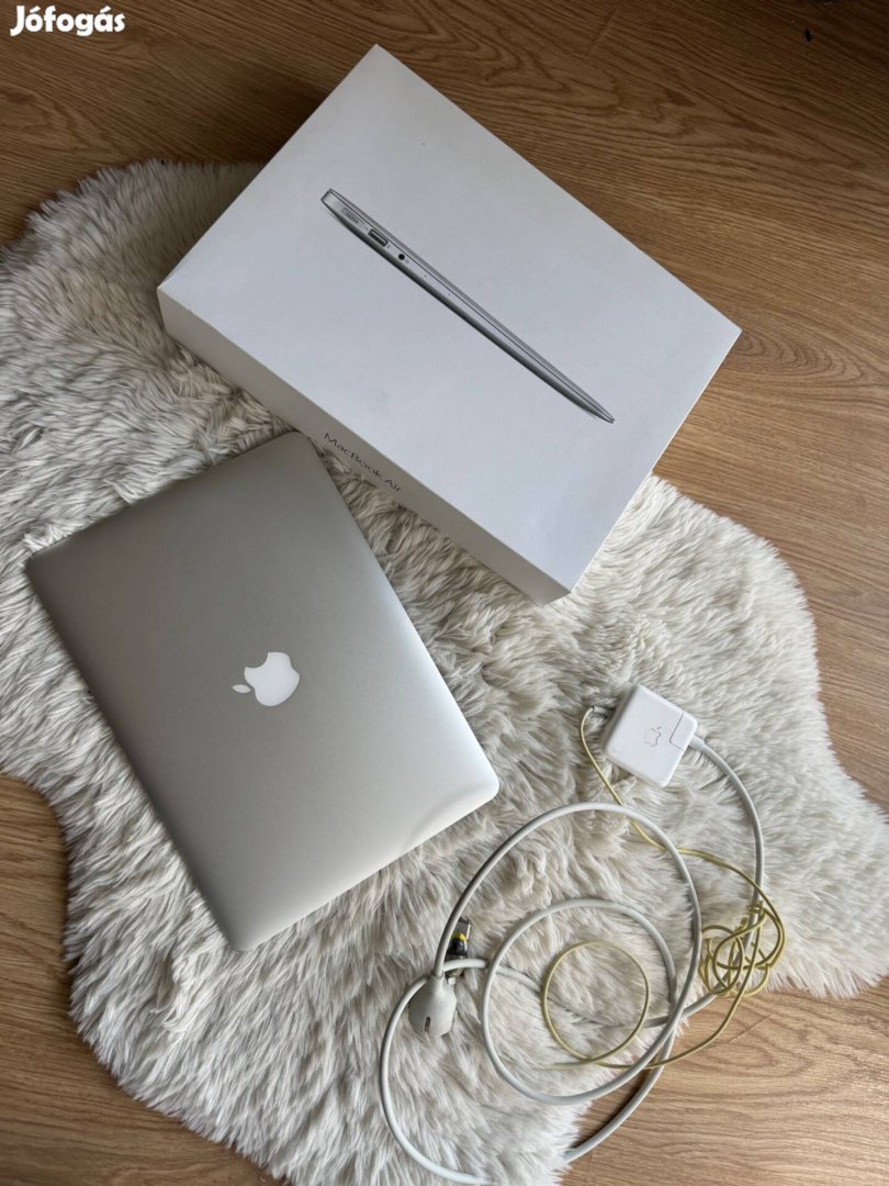 Apple Macbook Air 13 inch 8 GB