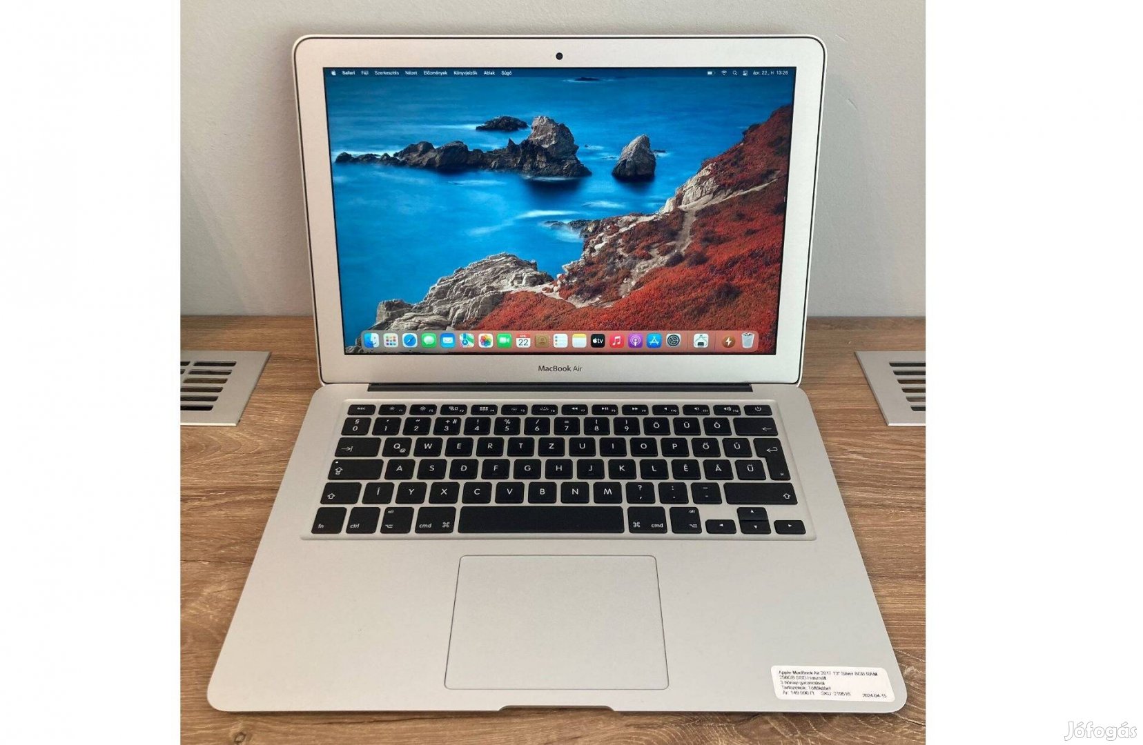 Apple Macbook Air 2017 13" Silver 256GB SSD 8GB RAM i5 Silver Használt