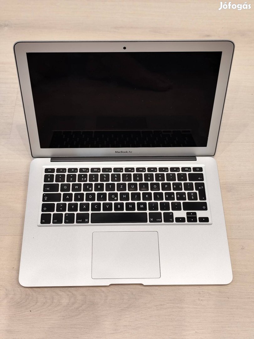 Apple Macbook Air A1466 EMC2632 laptop