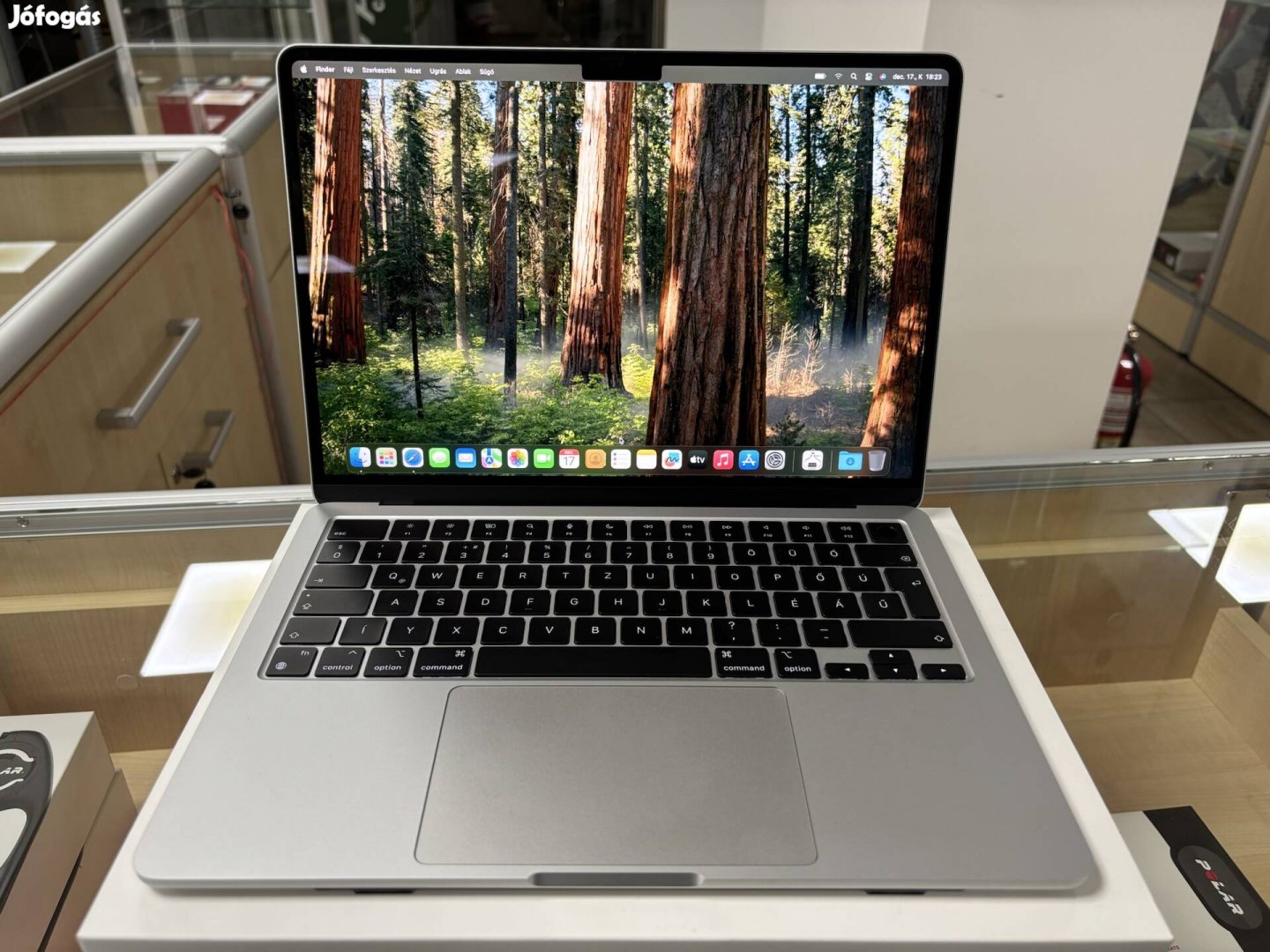 Apple Macbook Air M2 2022 8GB RAM 2 Töltésciklus! Garanciális