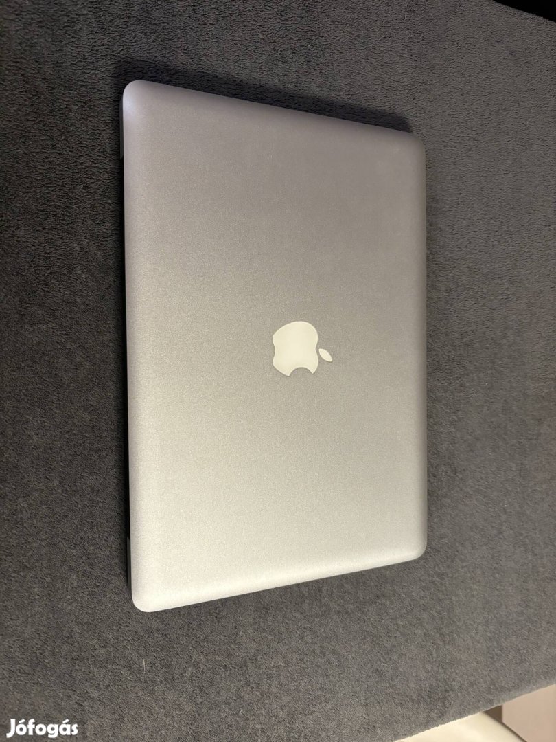 Apple Macbook Pro 13.3", 4 GB RAM