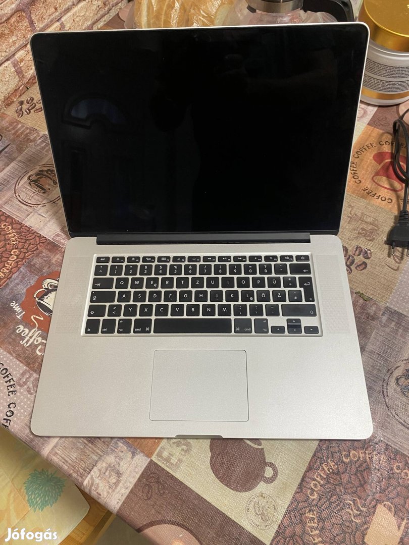 Apple Macbook Pro 15 i7 2015 bekapcsol megy alkatrésznek 