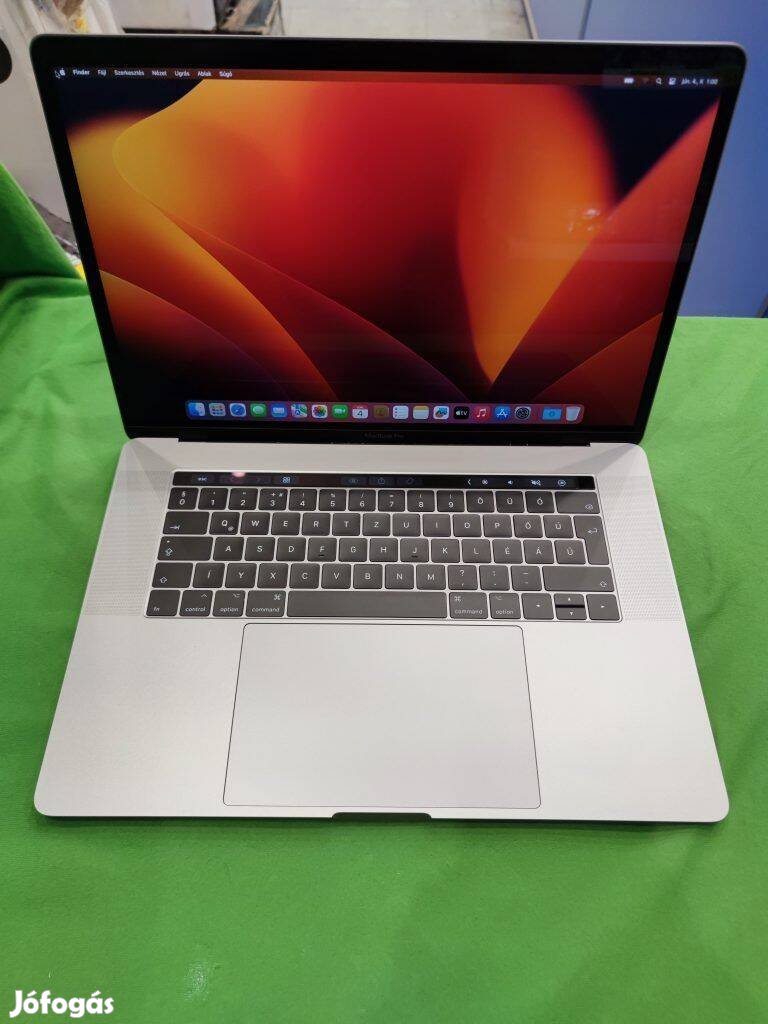 Apple Macbook Pro 2017 15"/i7/256GB/16GB