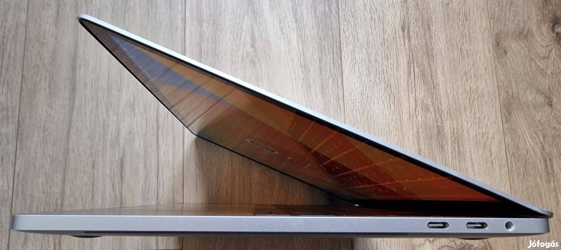 Apple Macbook Pro 2018 notebook laptop 13col Retina