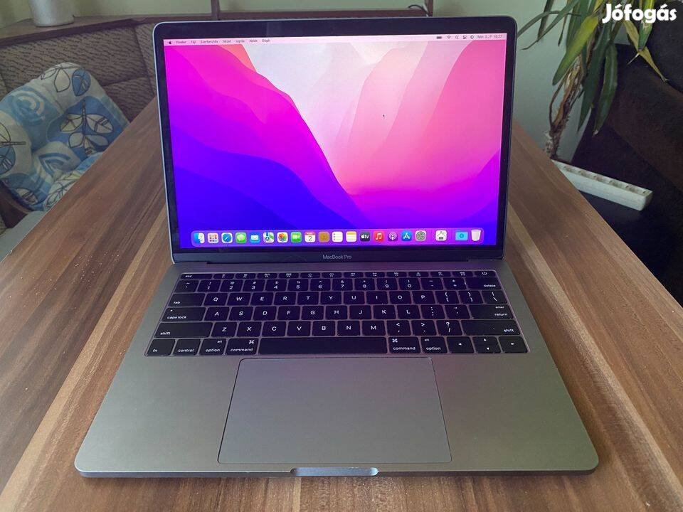 Apple Macbook Pro (13 hüvelykes, 2016) laptop