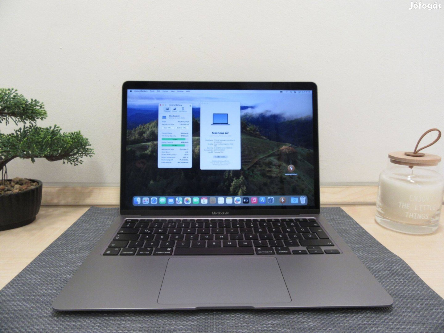 Apple Retina Macbook Air 13 - 2020 - Használt, megkímélt