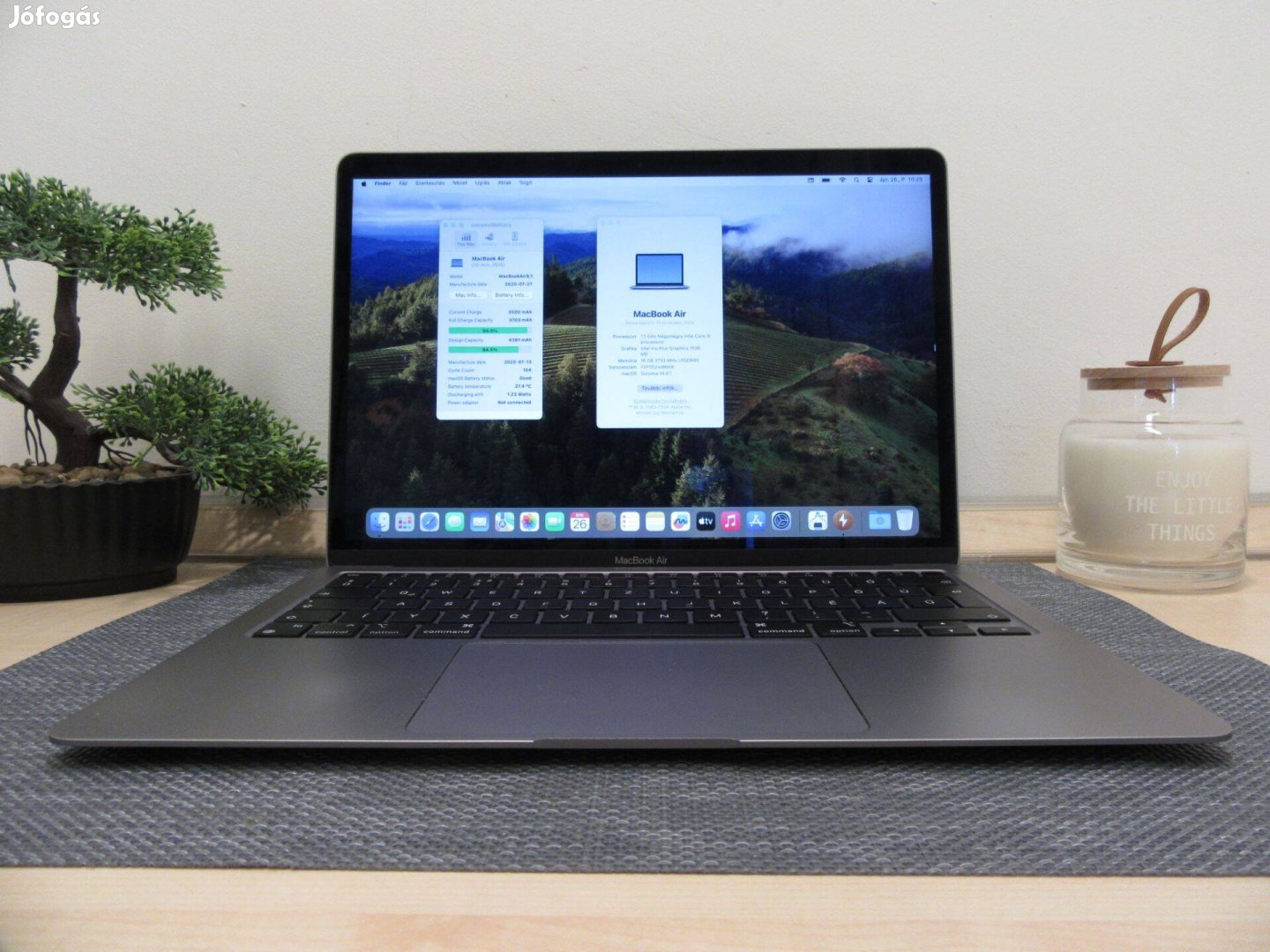 Apple Retina Macbook Air 13 - 2020 - Használt, megkímélt állapot