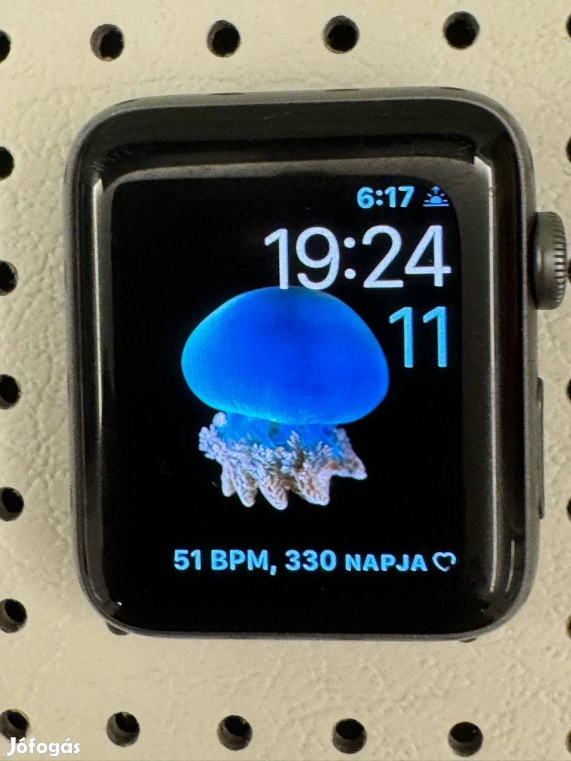 Apple Watch 3 42 mm milanói szíjjal eladó