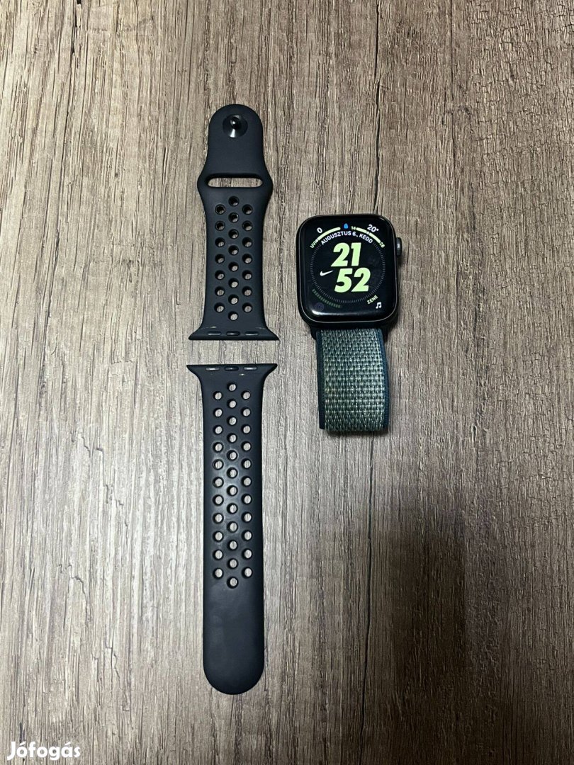 Apple Watch 5 44 mm Space Gray Nike (78%)