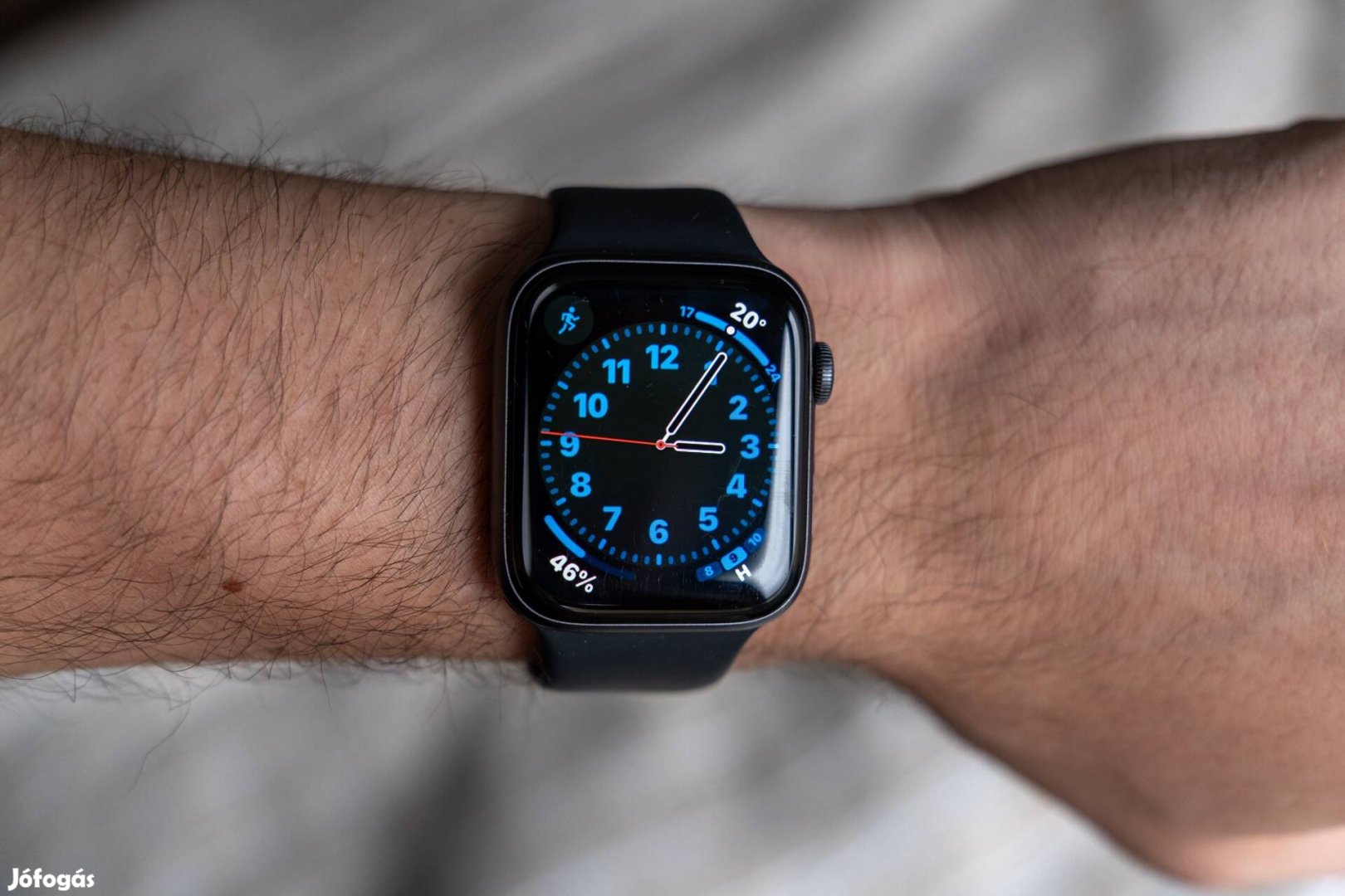 Apple Watch 5 44mm + kiegészítők