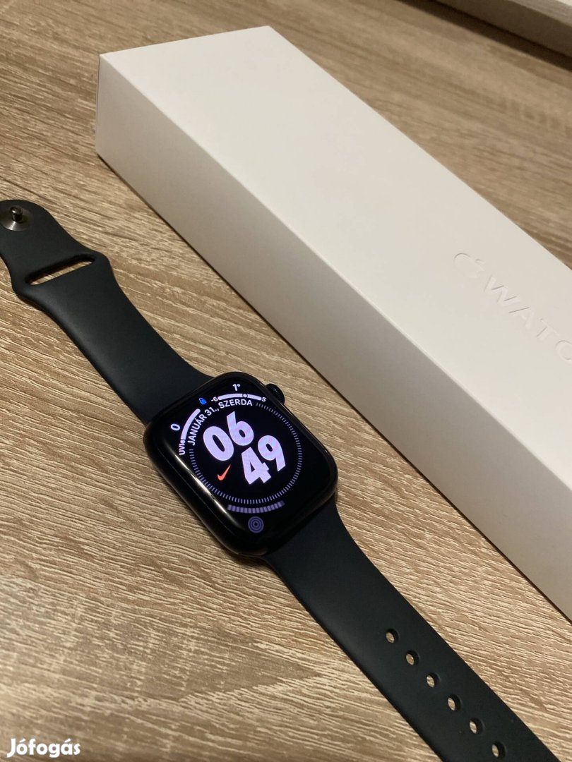 Apple Watch 7 Midnight színben eladó