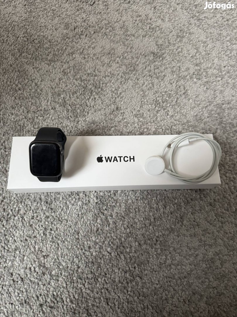 Apple Watch SE 2020 44mm (1.generáció)