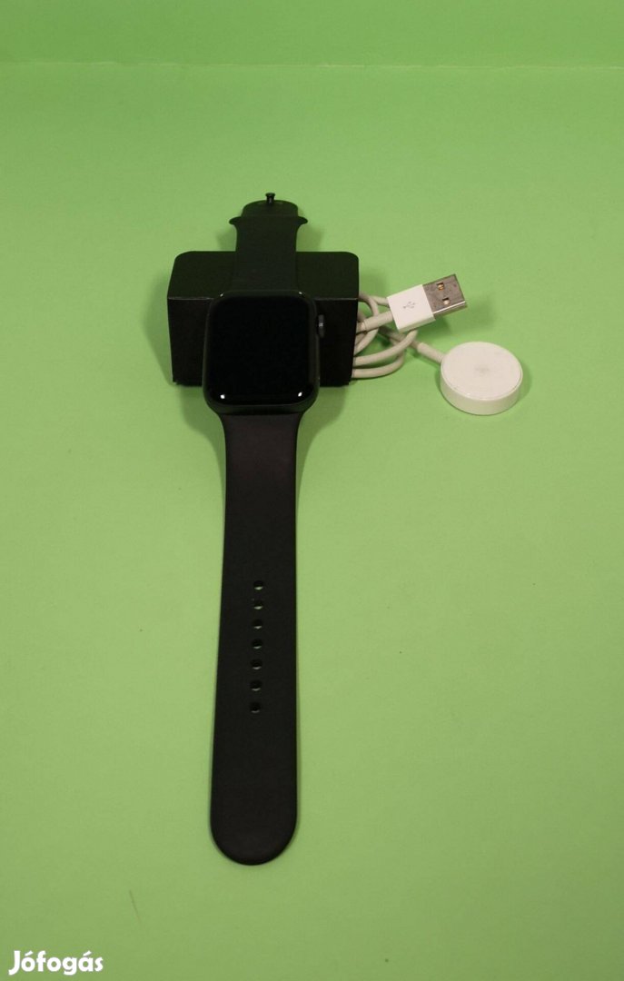 Apple Watch SE 44mm Fekete jó állapotú okosóra,gyári töltővel eladó!