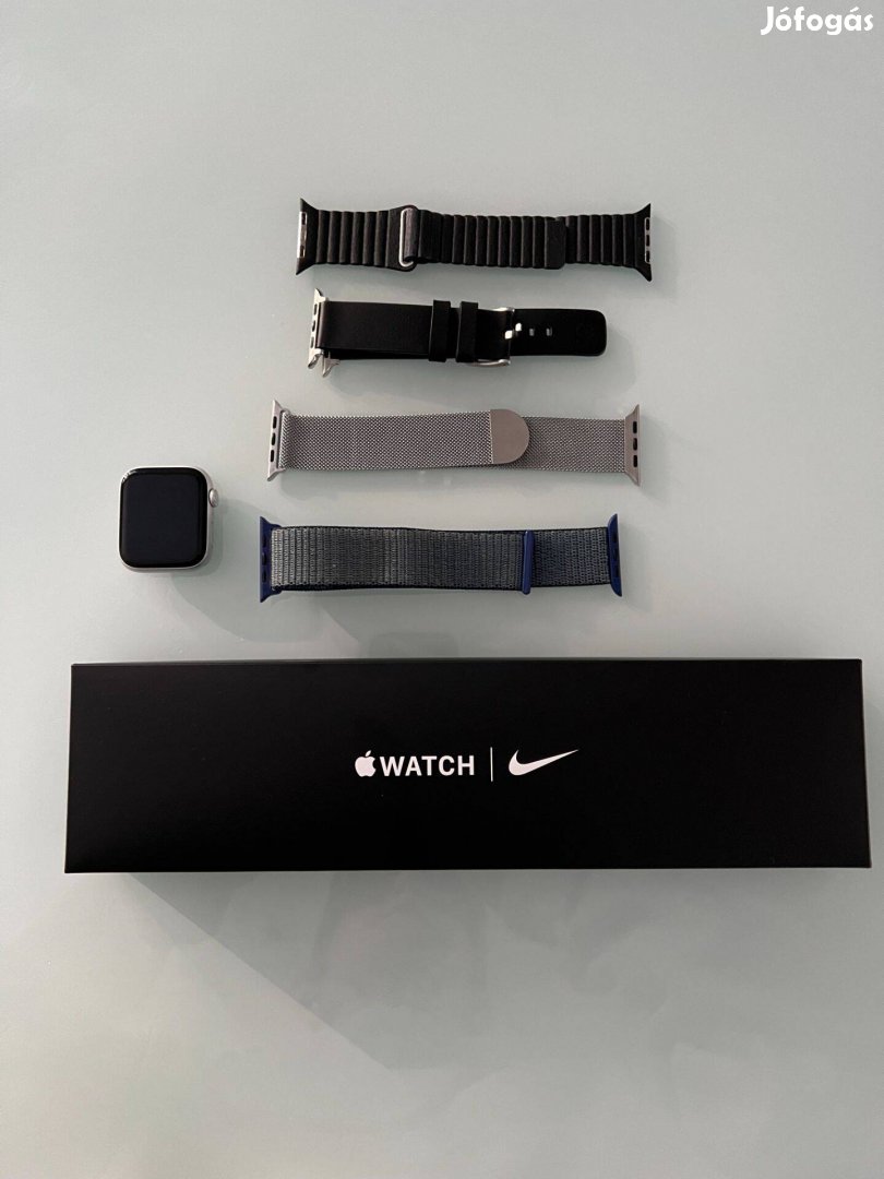 Apple Watch SE 44mm, ezüst (első gen.) + ajándék szíjak