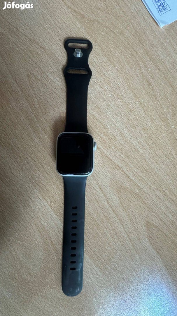 Apple Watch Series 4 40mm - Szín: ezüst