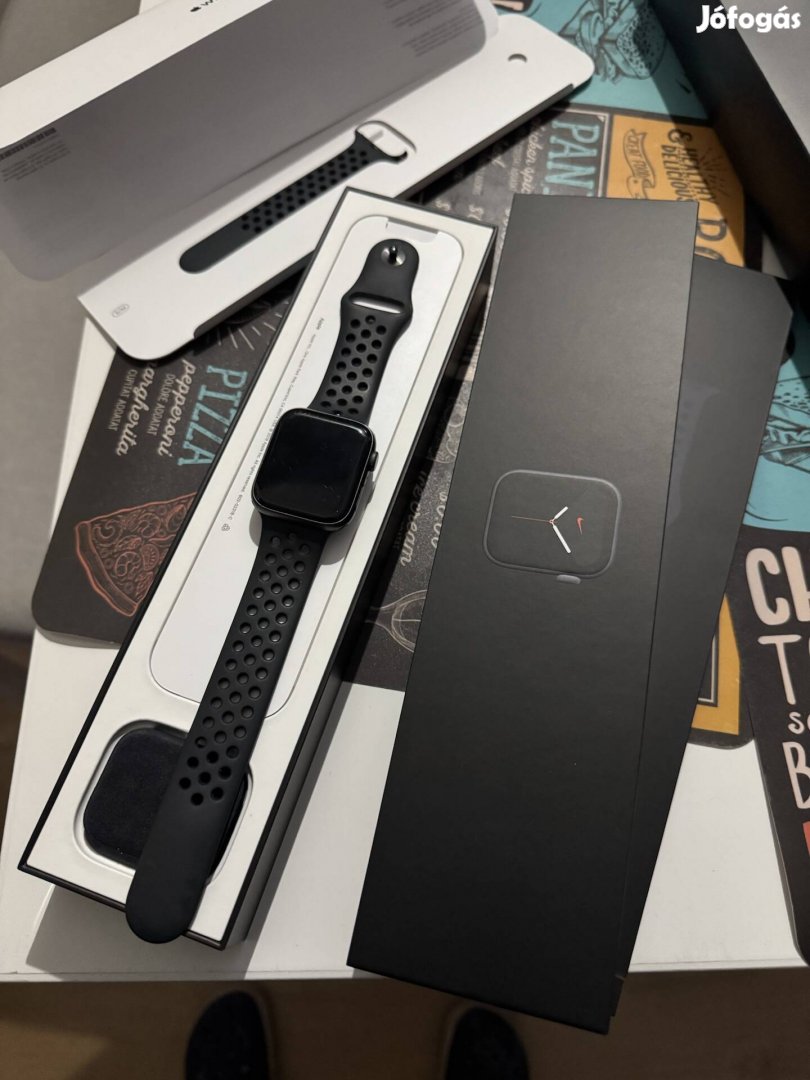 Apple Watch Series 5 Nike S5 Space gray