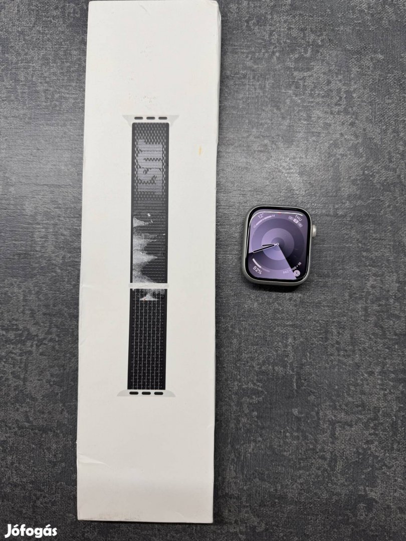 Apple Watch Series 8 45mm Silver - brand New Nike Band 