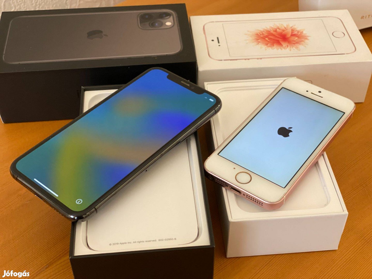 Apple iphone 11 Pro, Space Gray, 64Gb, független, karcmentes + 11 Pro