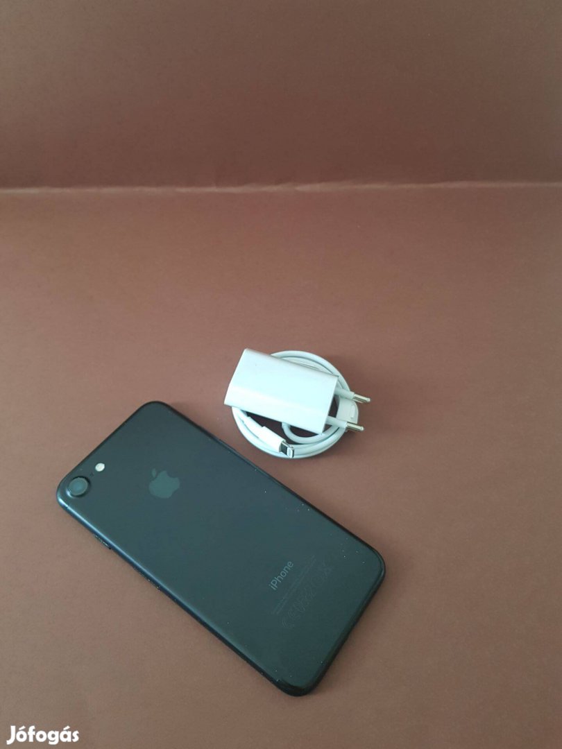 Apple iphone 7 128GB Kártyafüggetlen fekete színű jó állapotú mobiltel