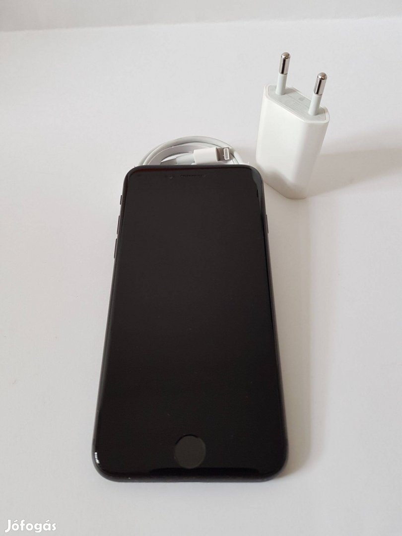 Apple iphone 8 64GB Fekete Kártyafüggetlen mobiltelefon jó állapotban