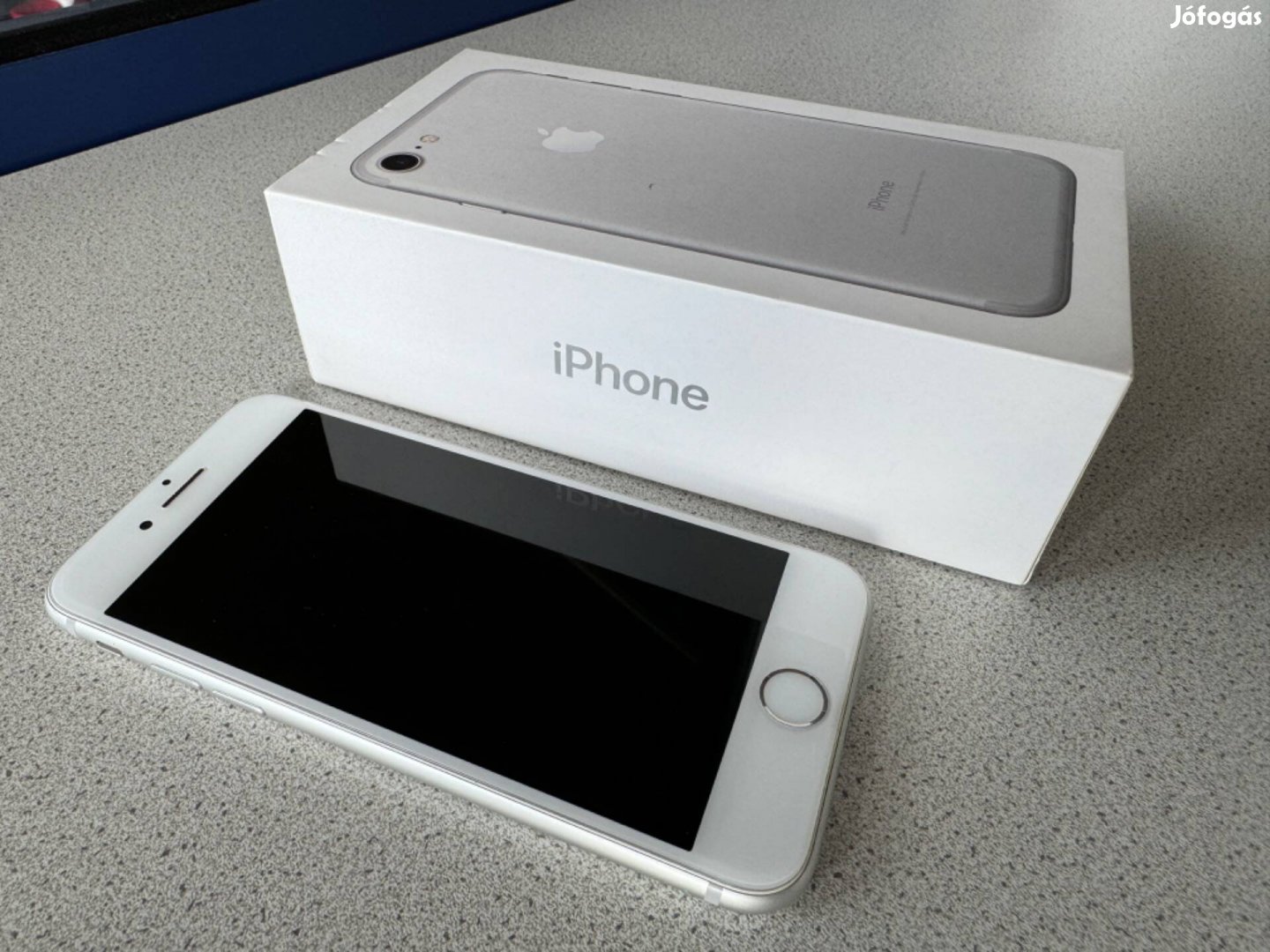 Apple iphone 8 fehér-ezüst kártyafüggetlen mobiltelefon eladó