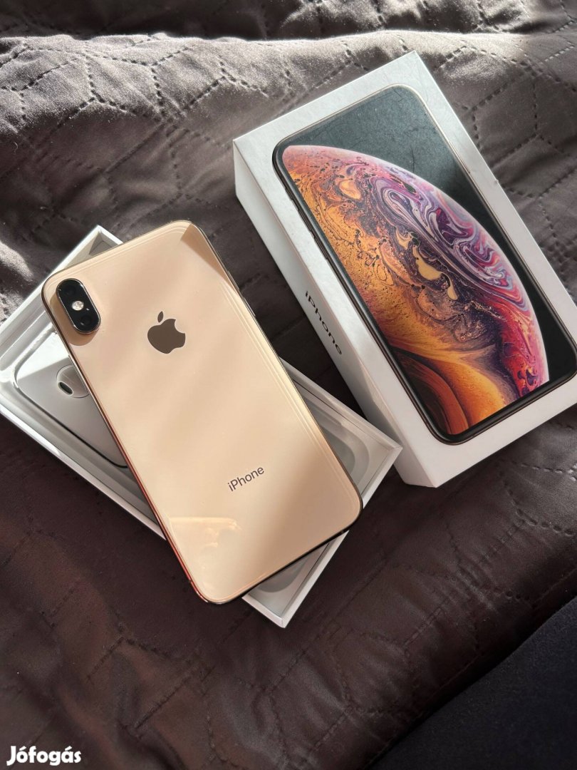 Apple iphone Xs, fülhallgatóval