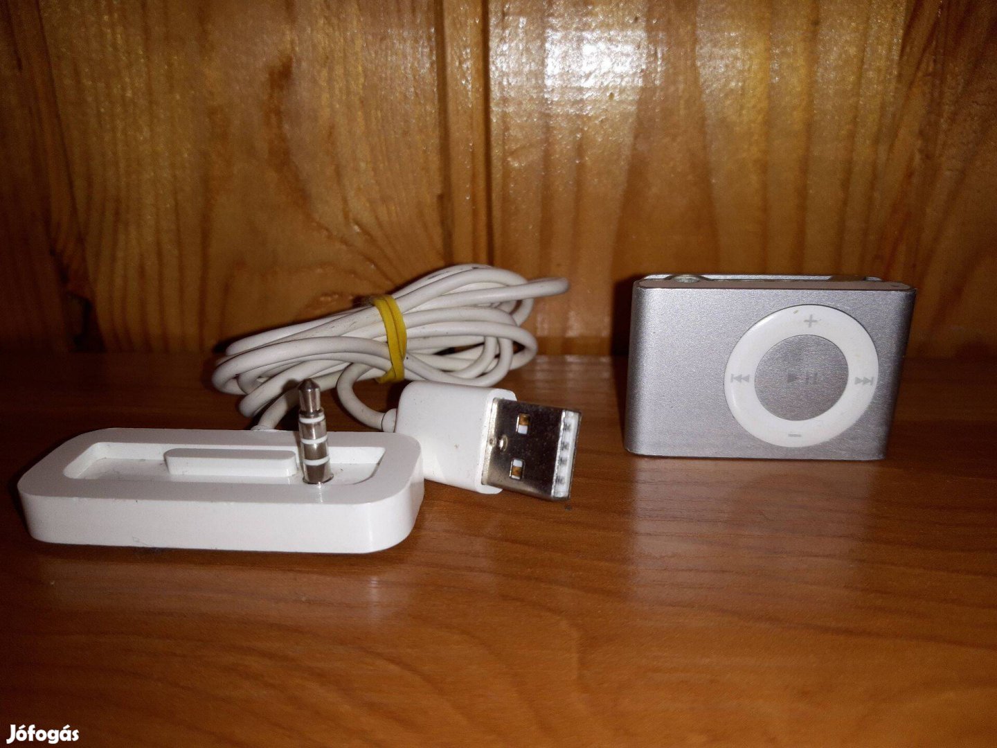 Apple ipod shuffle 2.gen 1GB, ezüst színű, töltővel, A1204